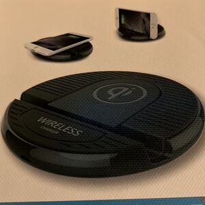 Car Wireless Charging Stand NWT